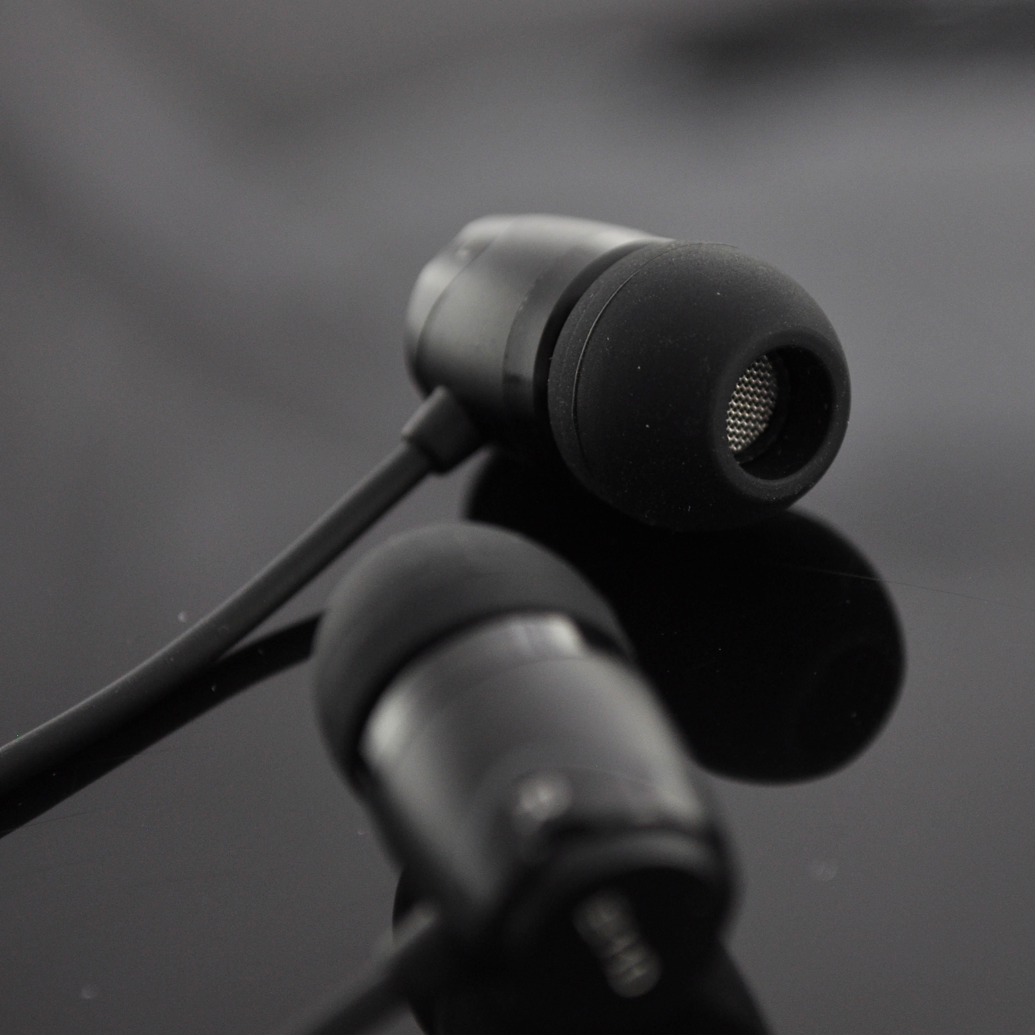 Tai nghe SoundMagic E11C