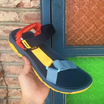 stores that carry teva sandals