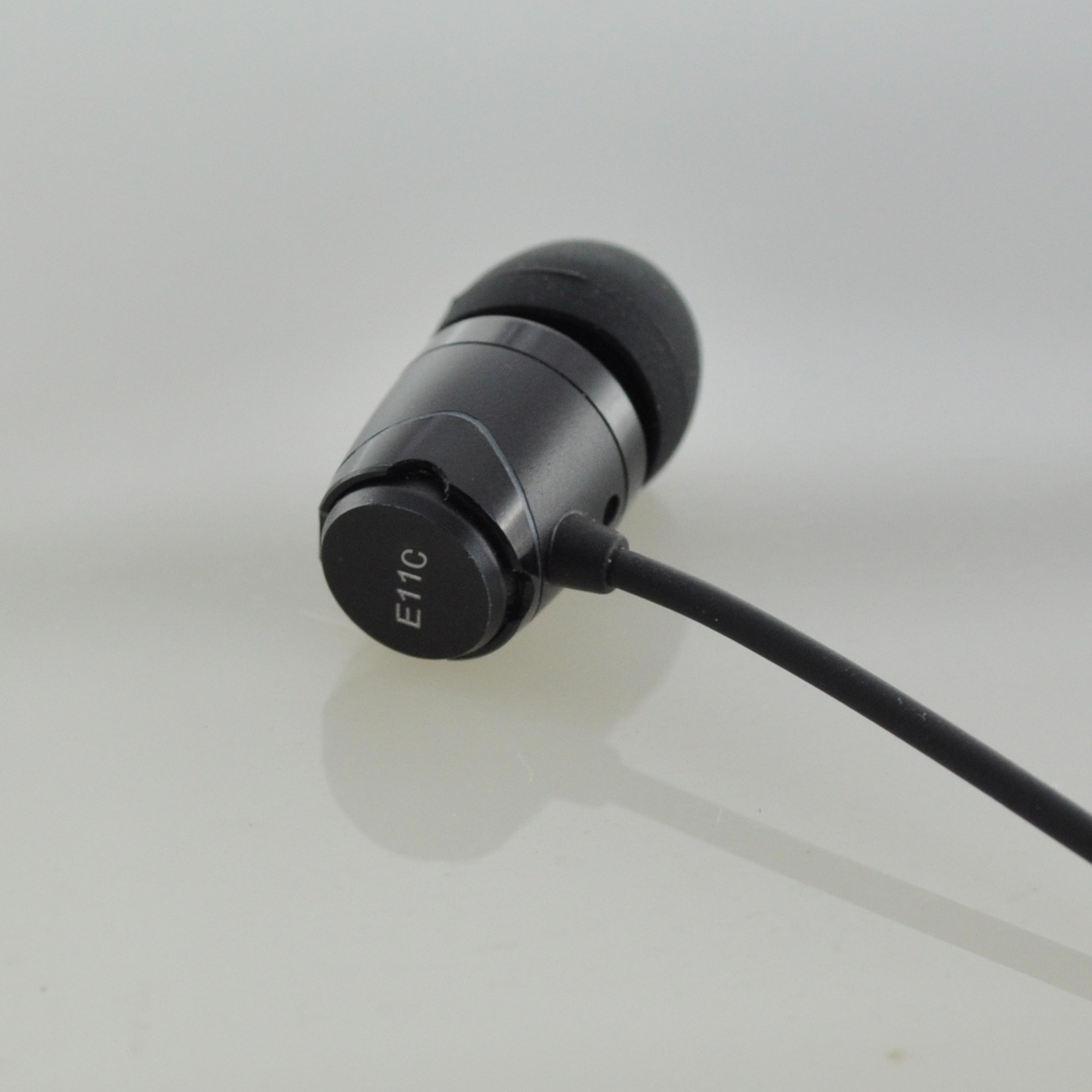 Tai nghe SoundMagic E11C