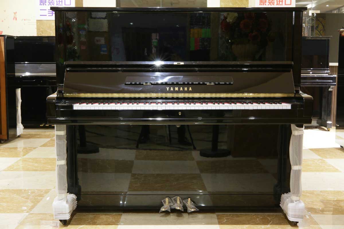 Yamaha U3e Upright Piano