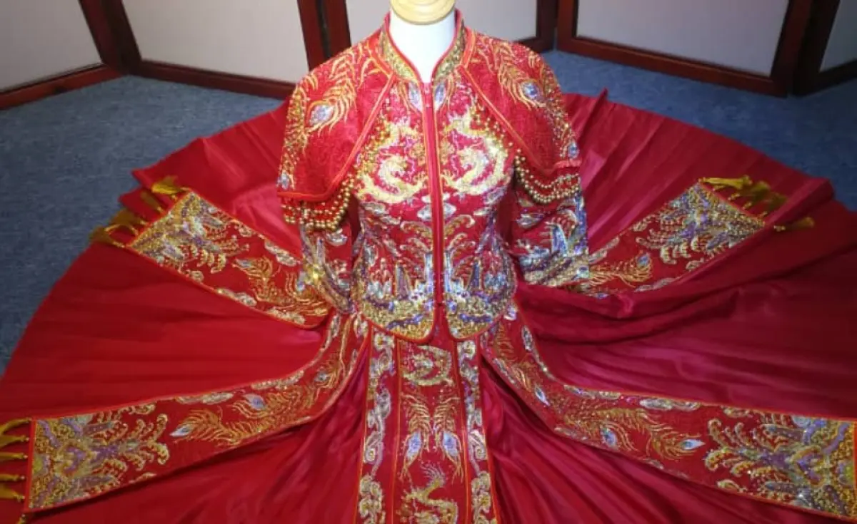 chinese traditional wedding outfit