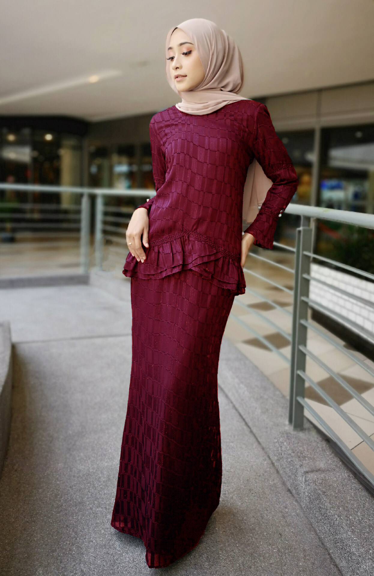 burgundy baju kurung